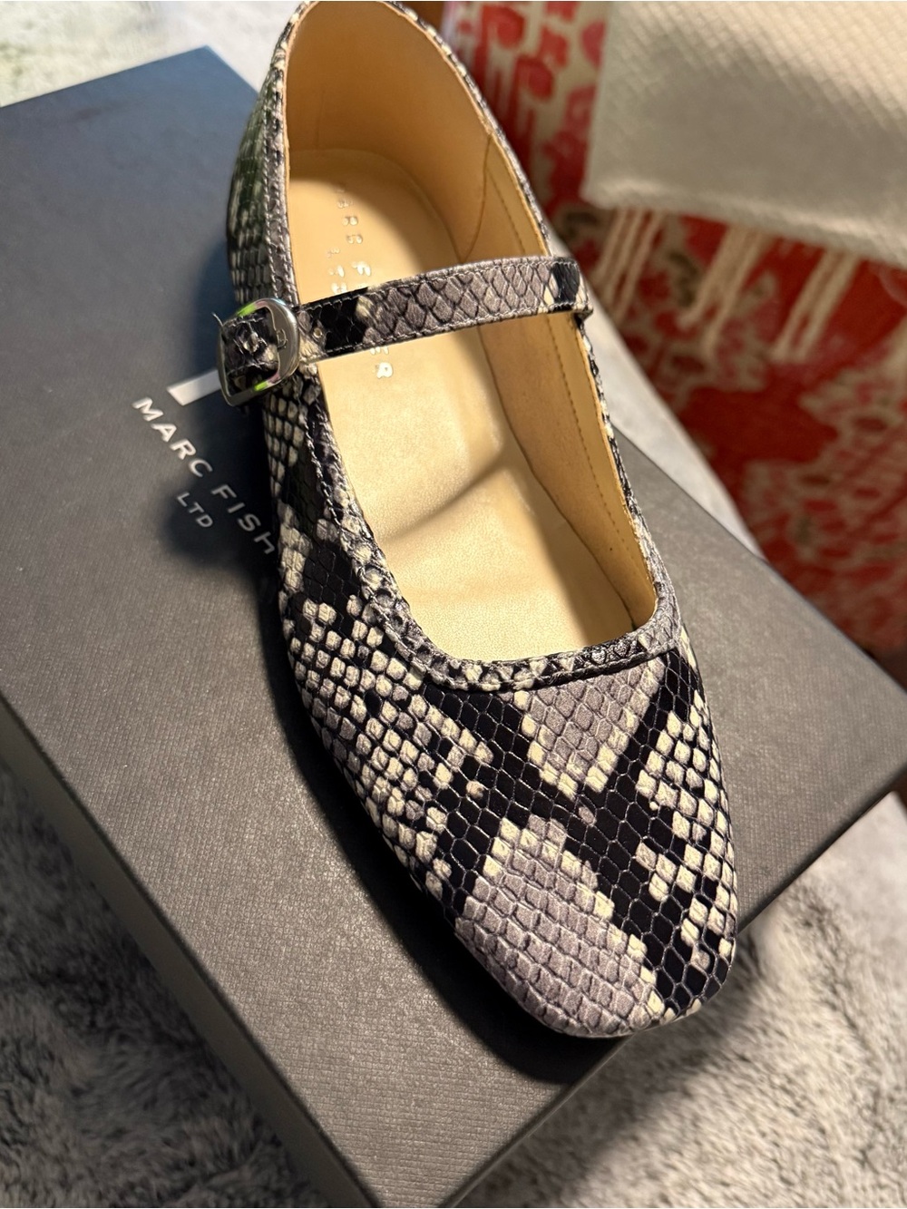 Marc Fisher Garissa2 Flat in Light Natural